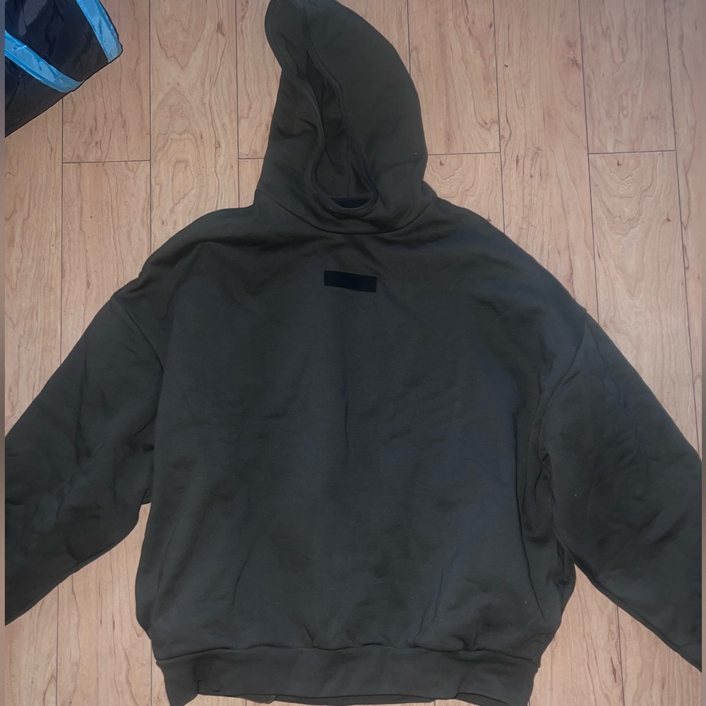 essentials sweatshirt, never worn